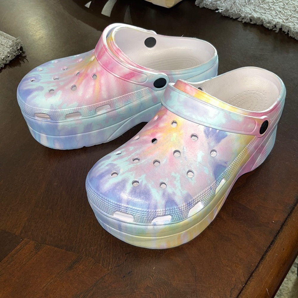 Platform “Croc” type shoe